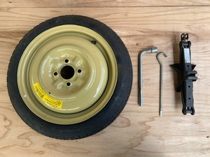 15 インチ 応急 タイヤ 工具 セット ワゴンRソリオ MA34S スズキ T125/70D15 ハブ径約54mm スペアタイヤ ジャッキ ハンドル