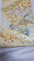 【桐輪】未使用品*美品｛正絹*西陣織*袋帯｝*白地*多色箔織の四季草花と吉祥文*六通柄*№3946_画像5