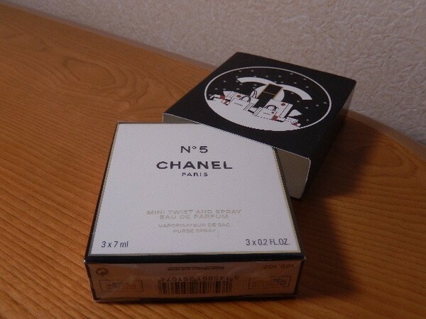 X‘mas限定品♪シュリンク未開封品(^^ゞ 7ml×3「CHANEL N°5：ナンバーファイブ ミニツイスト スプレー」EDP-SP(スプレー) _/匿名OK！_/