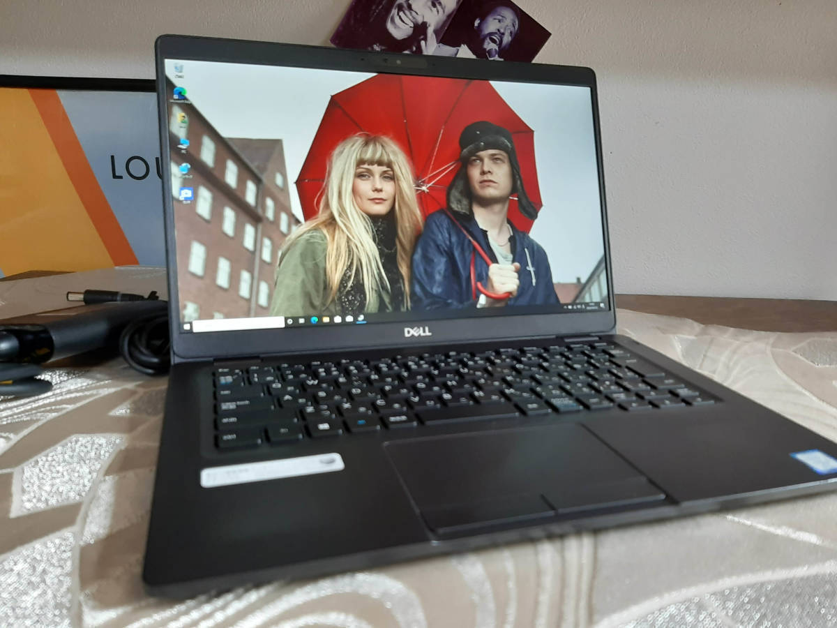 DELL 5300 i5 8365U 8G 256G/SSD 1920x1080 WiFi Bluetooth Camera