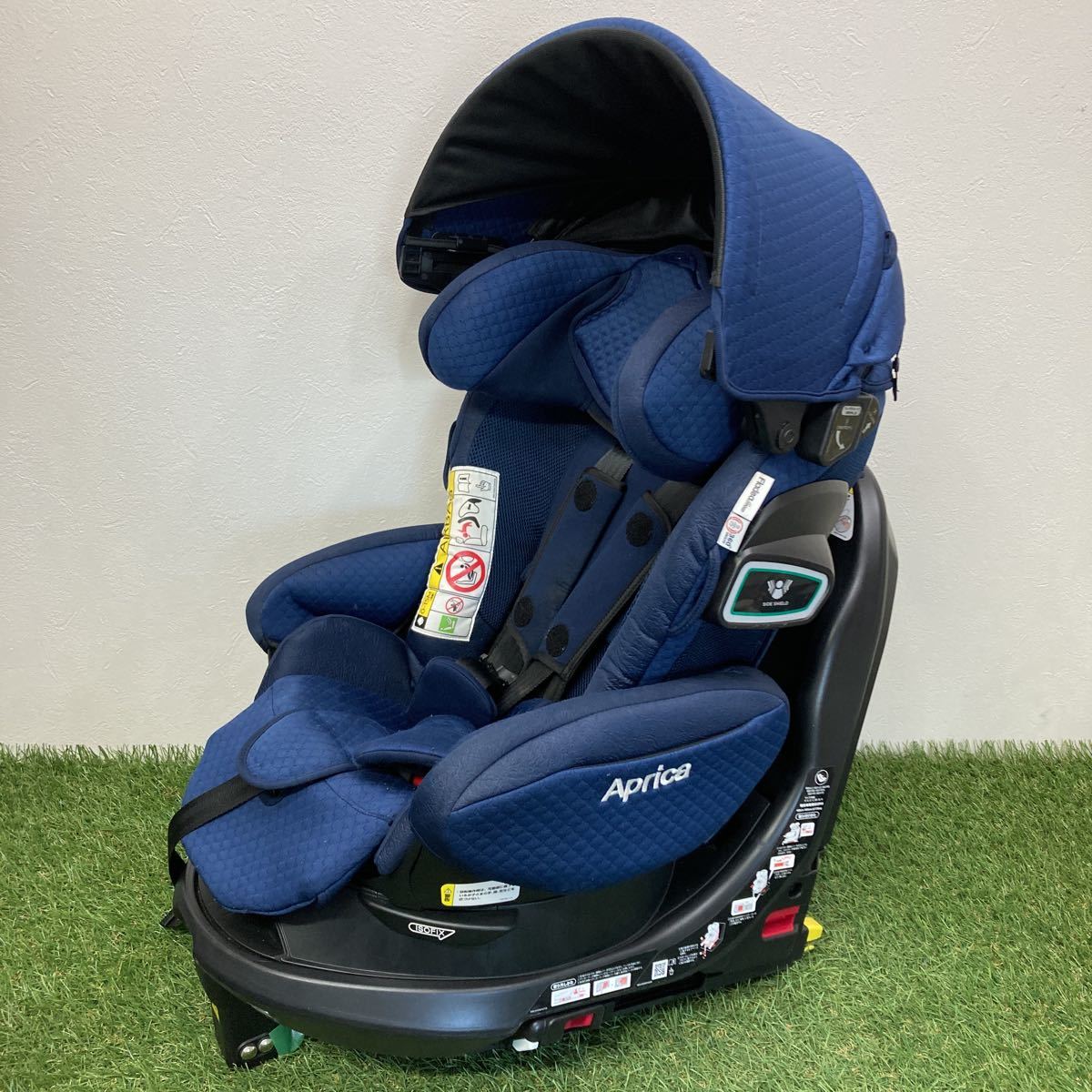 アップリカ フラディア グロウ ISOFIX 360° セーフティー [ネイビー