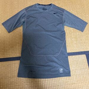 NIKE PRO COMBAT ナイキ 五部袖シャツ L 灰色 DRI-FITコンプレッション 半袖 インナー Tシャツ 5部袖US