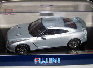 ■即決 フジミ 1/43【日産 GT-R R35 Black Edition RHD (シルバー) 152097