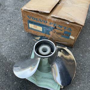 未使用 保管品　ボルボ ペンタ プロペラ ステンレス　ハイスピード VOLVO PENTA 852138 15×19 RH SS high speed propeller yy17