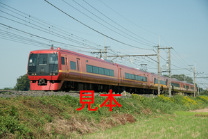 鉄道写真データ（JPEG）、00192507、特急きぬがわ4号、253系（OM-N02編成）、JR東北本線、蓮田〜東大宮、2013.10.12、（7360×4912）