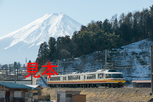 鉄道写真データ（JPEG）、00233848、フジサン特急、2000系（2002号編成）、富士急行、寿〜三つ峠、2014.01.23、（7360×4912）