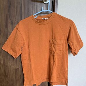 ユニクロ　Tシャツ UT オレンジ