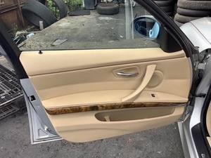 H18年 ABA-VA20 E90 320i 3シリーズ BMW 左フロントドア用内張 PWスイッチ付 中古品 即決 29466 230817 MO