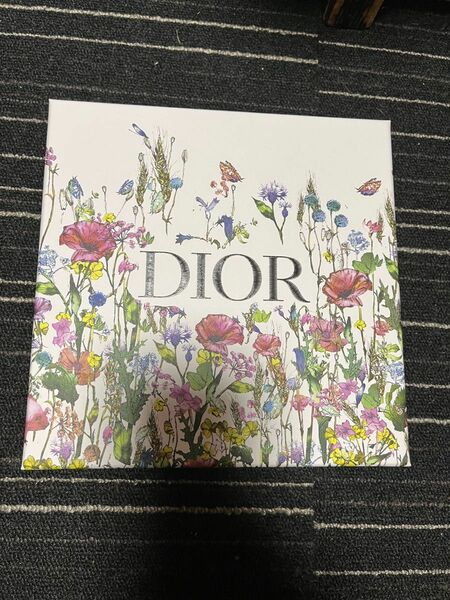 Dior 空箱　22x22x8