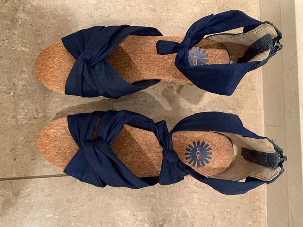 UGG サンダル ヒール ウェッジソール 22cm