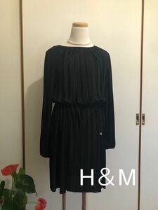 新品同様 美品！H＆M プリーツワンピース 冠婚葬祭ワンピース