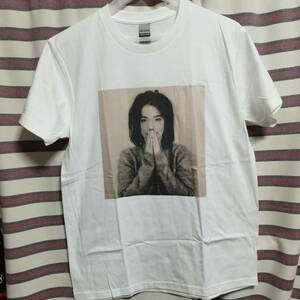 【新品/送料無料】Bjork / ビョーク 『デビュー/Debut』 BIGプリントTシャツ 【Mサイズ】◇バンドTシャツ