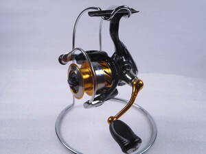 祿 ダイワ 15 レブロス 2000 Daiwa REVROS グローブライド スピニングリール 検 1000 1500 2000 2500 3000 057371 0109F