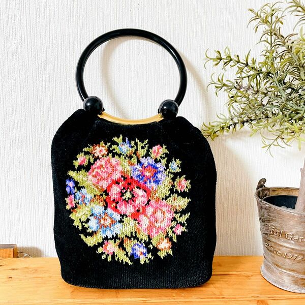 超定番のお品！【美品】FEILER フェイラー 刺繍入りハンドバッグ