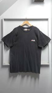 90’s FILA 旧タグ USA製 ワンポイント ロゴ 刺繍 Tシャツ フェードブラック M 半袖 フィラ