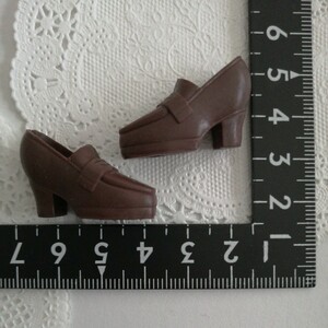 3r0817 ドール用 革靴 ローファー ハイヒール 靴下着用可 茶色 ブラウン momoko ジェニー サイズ 1/6ドール