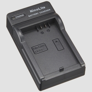 送料無料★NinoLite USB型 バッテリー用 充電器 海外用交換プラグ付 キャノン Canon LP-E5等対応