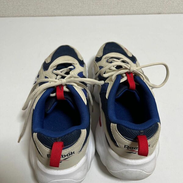 reebok スニーカー