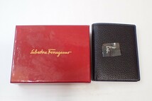 k3871 / 美品 Salvatore Ferragamo フェラガモ 二つ折り 財布 札入れ カード入れ 小銭入れ無 ブラック 黒 箱付 カード付 現状品_画像1