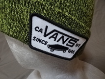 ◆ USA購入 人気スケボー系アメカジブランド バンズ【VANS】【CA NY】スケボーロゴ刺繍ワッペン付 ニットキャップ 新品 ◆_画像2