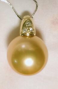 南洋　白蝶　真珠　ペンダント　トップ　パール　12.5mmUP ナチュラルゴールドカラー　天然色　とっても素敵!　未使用品に近い　