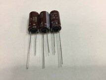 GK.コンデンサ－　日本ケミコン　電解コンデンサー　35V 　220μＦ　3本 　 未使用　 直径1.0×2.0㎝　 FA202A 　9909 ①　1-6 　_画像1