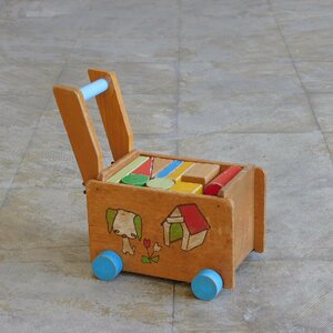 ふるい積み木・台車付き HK-a-02749 / 古道具 アンティーク 木製 ビンテージ 木地玩具 知育玩具 つみ木 つみき