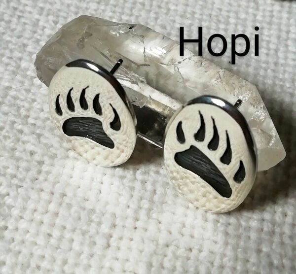 ホピ族　ベアーズトラック　シルバーピアス　ベアパウ　ハンドクラフト　HOPI