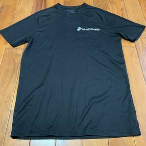 沖縄 米軍放出品 アンダーアーマー PAIN IS WEAKNESS Tシャツ トレーニング ランニング  MEDIUM BLACK (管理番号Q233)の画像1