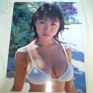 西田麻衣 写真集　「OPEN MIND」2006年第一刷　　p1034