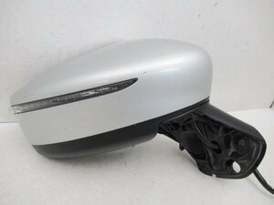 【即決有】 日産 ノート E12 後期 純正 右 ドアミラー ウインカー付き シルバー Murakami G579 (n085456)