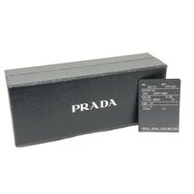 PRADA プラダ キーリング キーホルダー ゴールド ブラック レザー 三角プレート 1PP142 サフィアーノ 箱付き_画像7