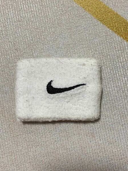 NIKE リストバンド