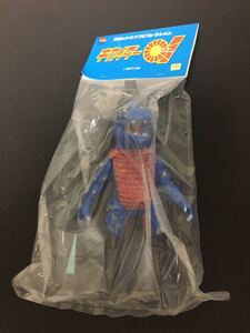 meti com * toy higashi . retro sofvi Kikaider 01 blue wani