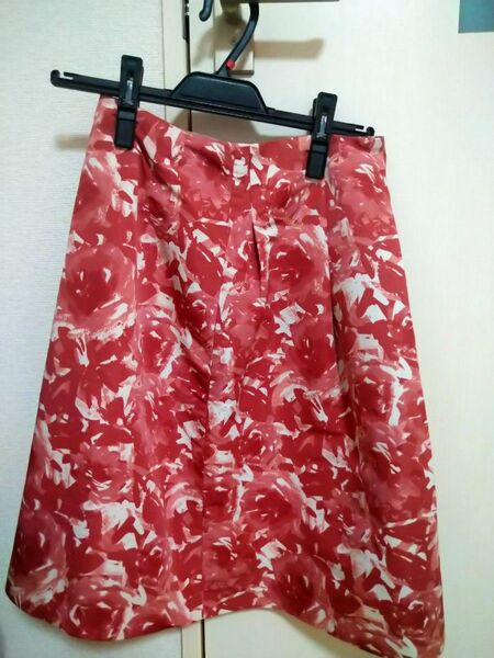36 SHIPS 赤 花柄スカート