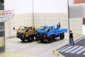 Master　ランドローバー ダイナ Toyota Dyna トラック Blue-RHD ※1/64スケール・一台のみです