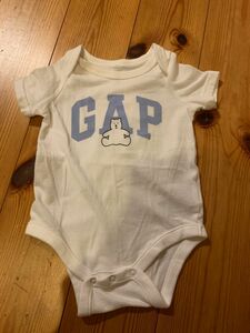 babyGap 半袖ロンパース ベビー服　肌着　0〜3months