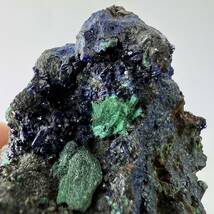 【E22000】マラカイトを伴うアジュライト アジュライト 藍銅鉱 岩絵の具 マラカイト Azurite 天然石 原石 鉱物 パワ_画像4