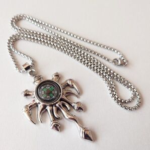 【 コンパスチャームネックレス 】