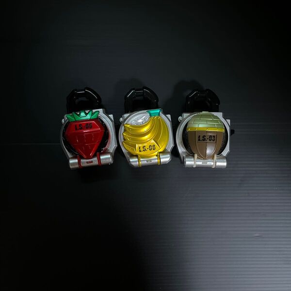 仮面ライダー鎧武 ロックシード ガチャ 3種