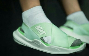  most price regular price 7020 jpy! new goods! put on footwear feeling eminent! Nike p Ractis k high class Shark sandals sport sandals! emerald green rare 25cm last 1 point!