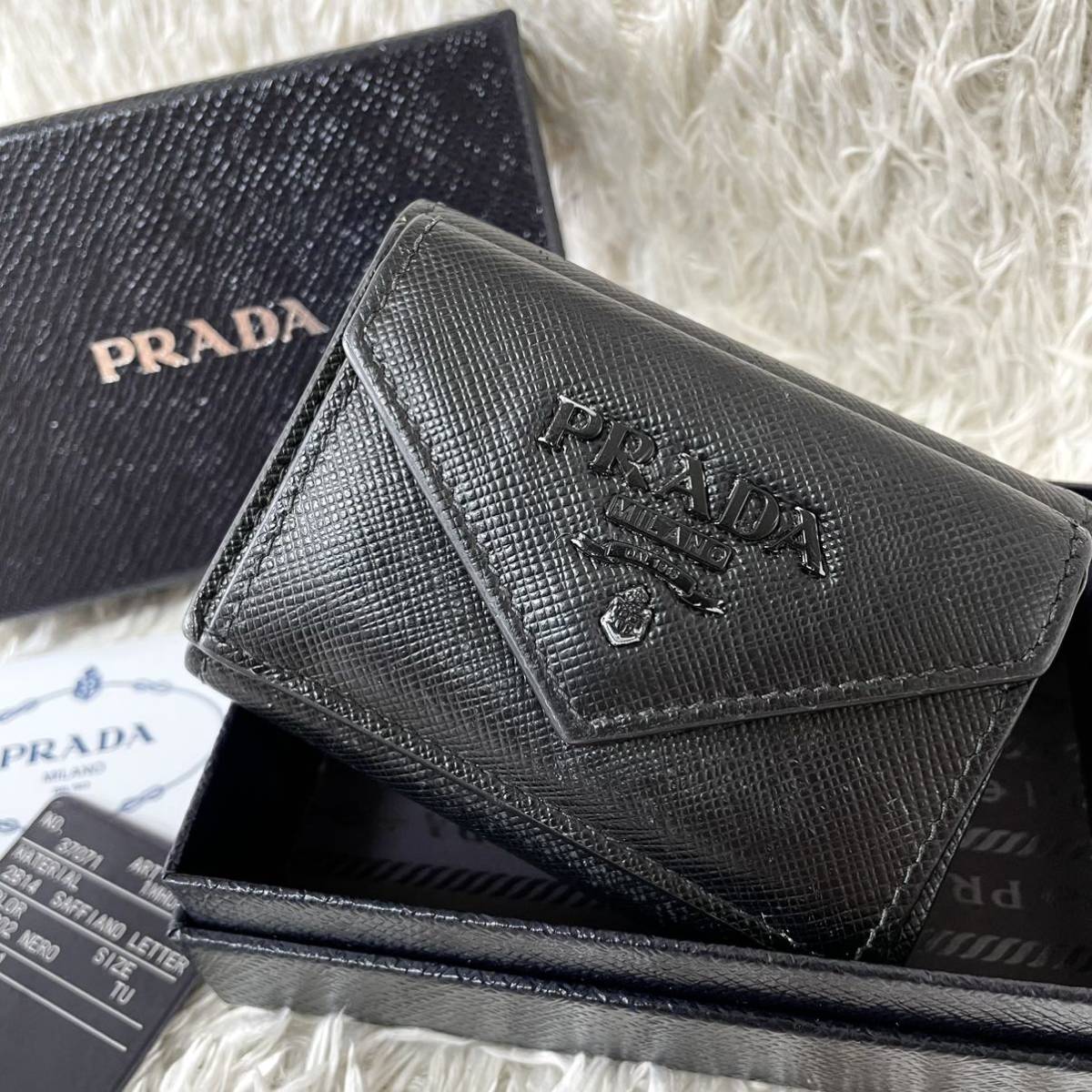 2023年最新】ヤフオク! -prada サフィアーノレザー 三つ折り 財布