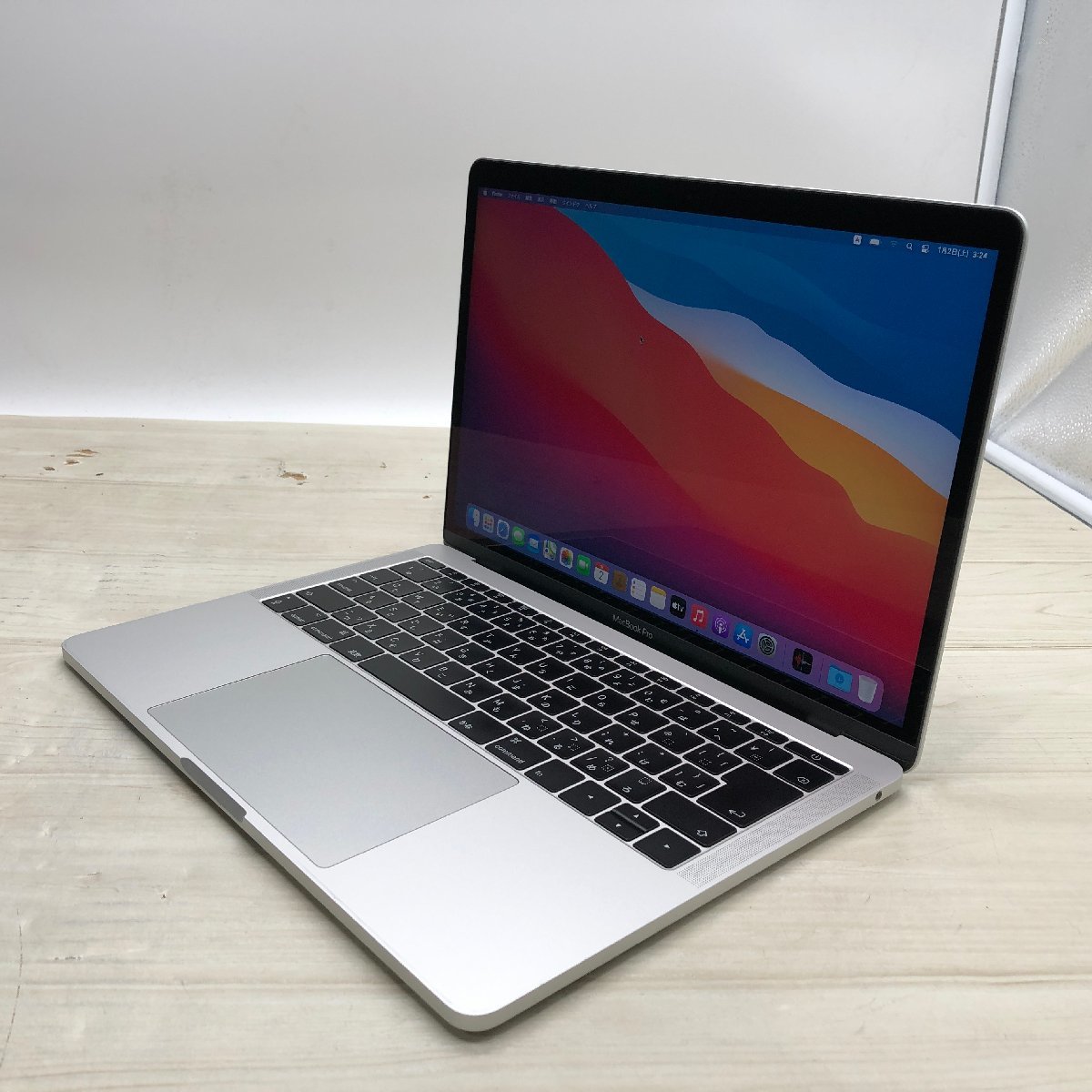 52】Apple MacBook Pro 13-inch ,2020 シルバーCore i5 2.0GHz/16GB 