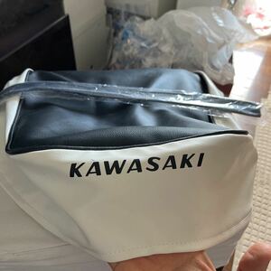 カワサキW1S モノトーンシートカバー　新品　お値打ち品　希少　ツートン　劣化なしブランニュー　インタレスティング　安価