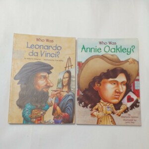 zaa-488♪Annie Oakley?　Spinner, Stephanie(著) /Lonardo da Vinci? Roberta Edwards(著)(Who Wasシリーズ)（2002年）2冊セット