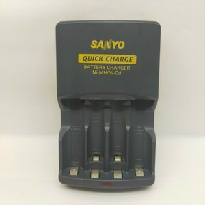 【USED】サンヨー 急速充電器 単3 単4 NC-M54 Ni-MH/Ni-Cd SANYO QUICK CHARGE BATTERY CHARGER 【管:C01】