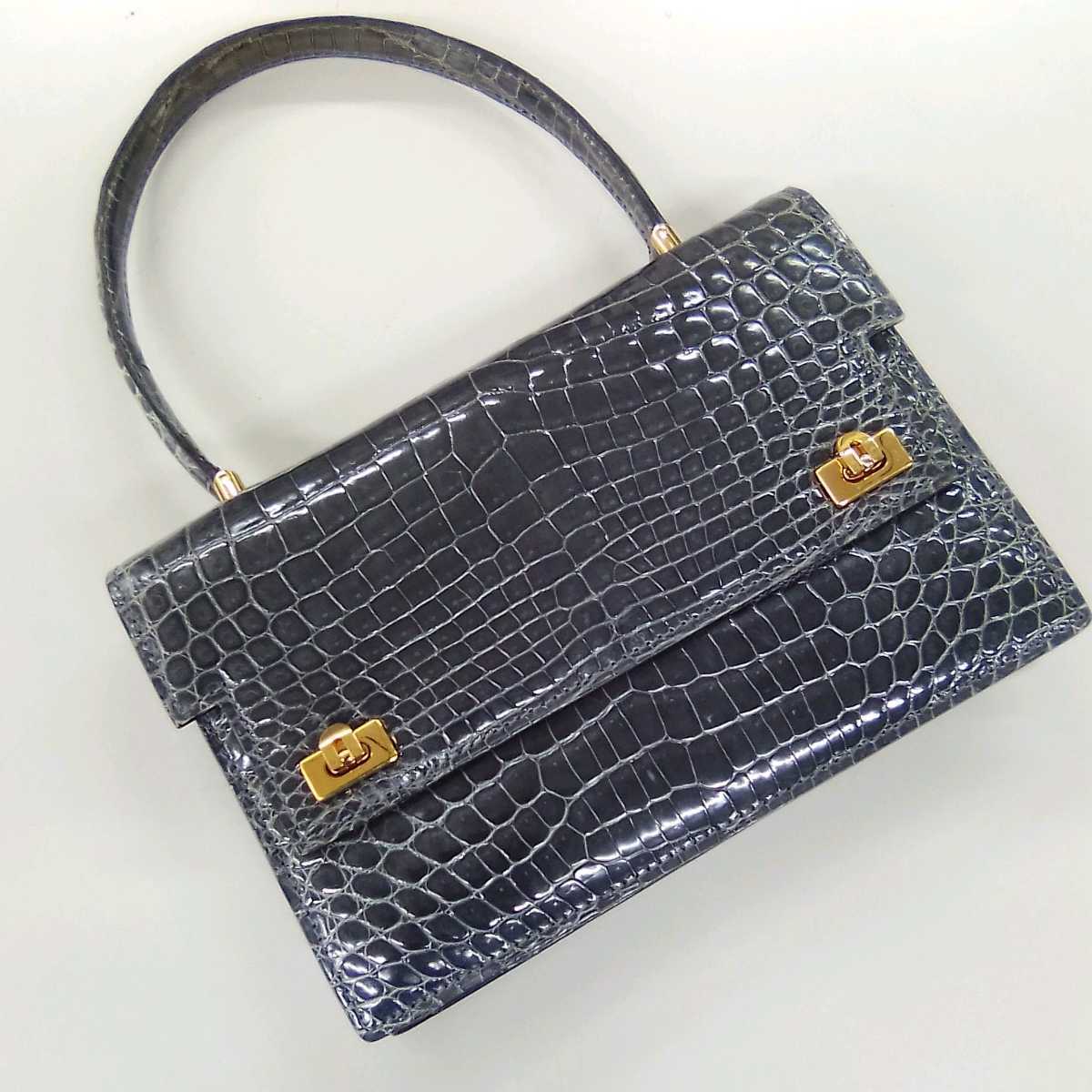 ヤフオク! -「genuine crocodile」(レディースバッグ) の落札相場