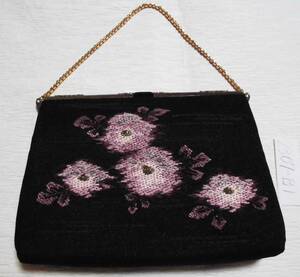 昭和レトロ　黒の織地に日本刺繍で菊の花柄のパーティーバッグ／アルマ／ALMA