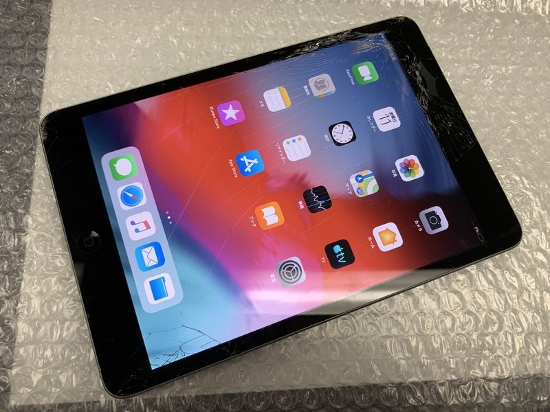 再DE058 au iPad mini 第3世代Wi-Fi+Cellular A1600 ゴールド16GB 判定
