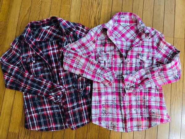 ローズ　バラ柄　長袖シャツ　ボタンシャツ　赤　ピンク　2枚セット　カジュアルシャツ　M